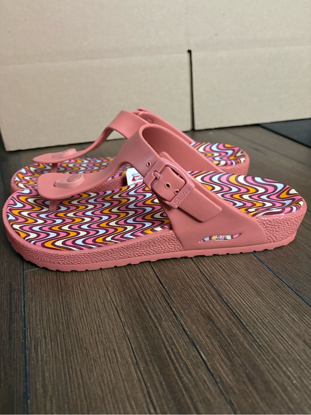 NWT Sketchers Foamies Arch Fit Coral Sandals Shoes Size 11